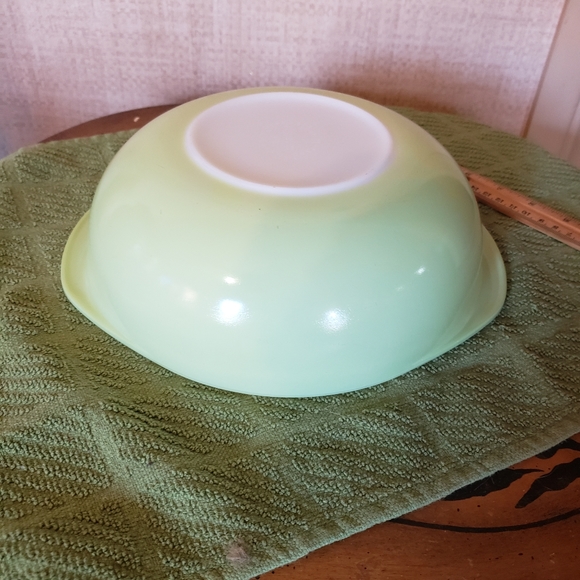 Pyrex Casserole Dish - Picture 2 of 5